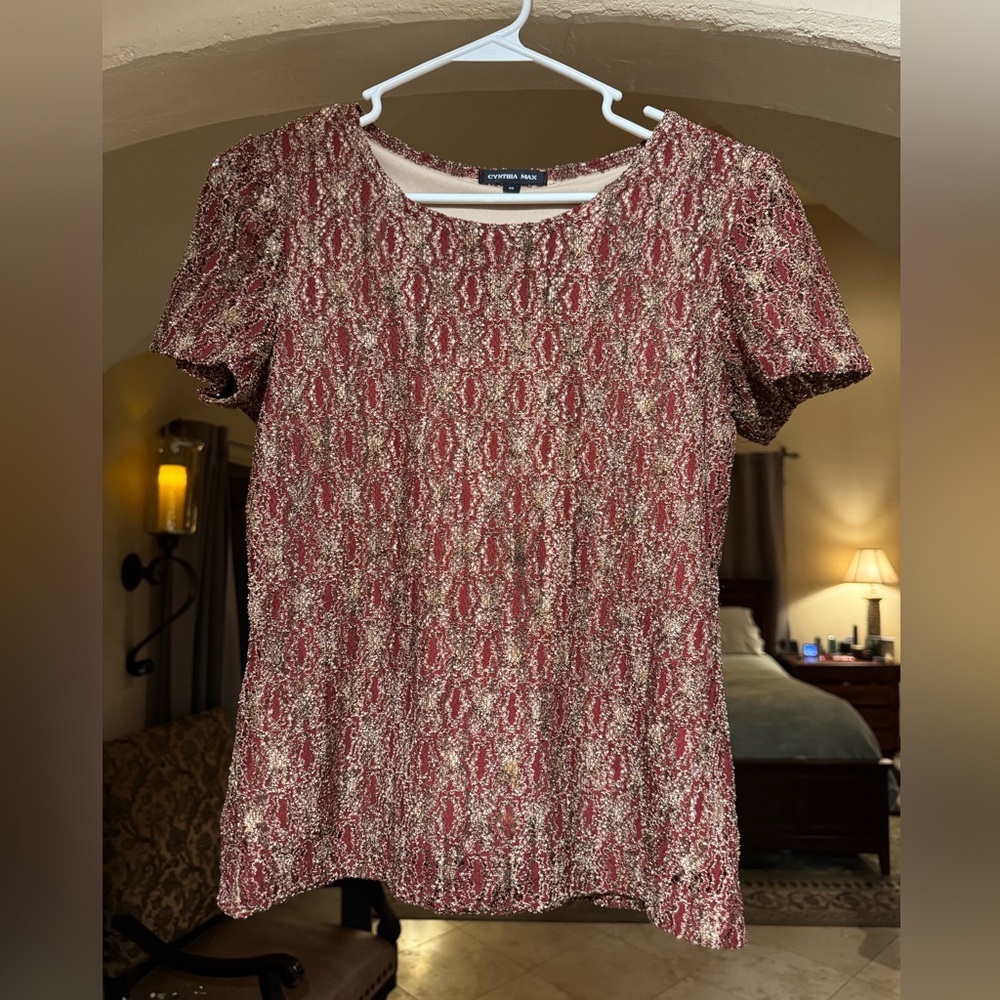 Elegant Patterned Blouse in Red and Cream